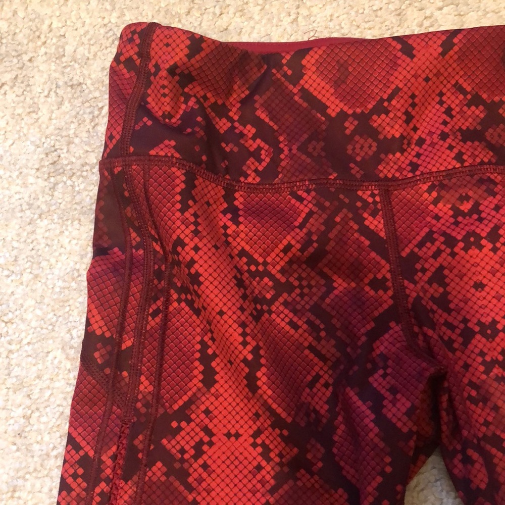 Lululemon Vent It Out Crop Python Snakeskin Capris - image 3